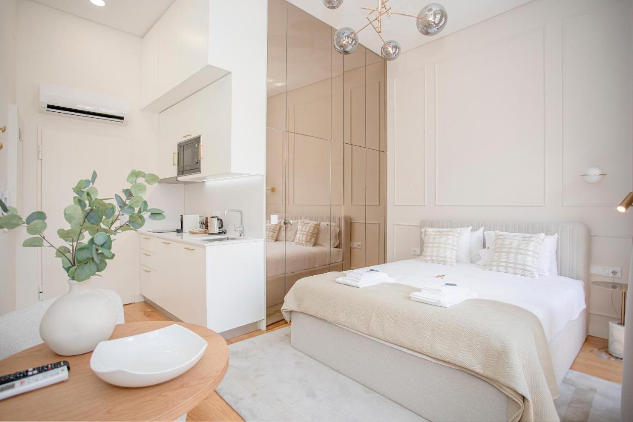 Liiiving In Porto- Clérigos Boutique