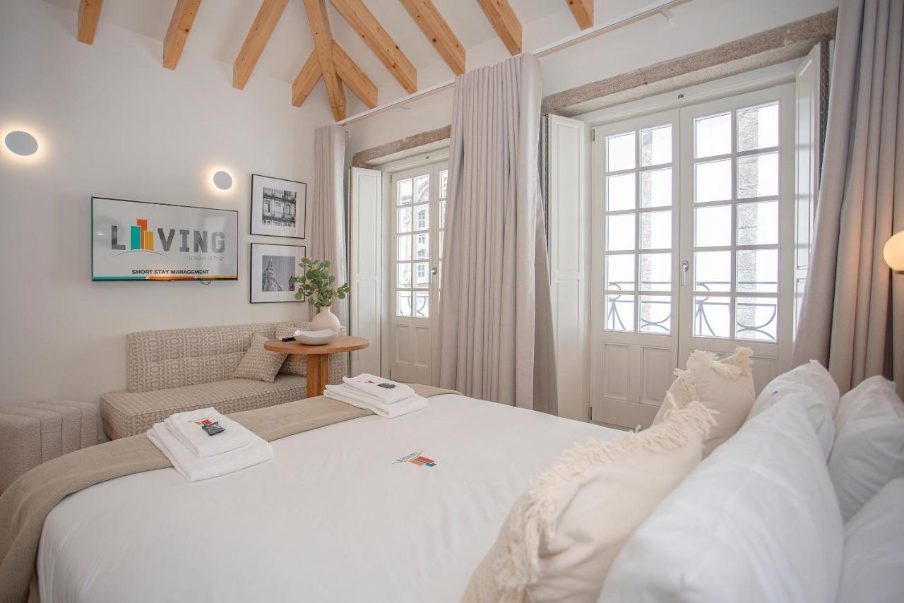 Liiiving In Porto- Clérigos Boutique